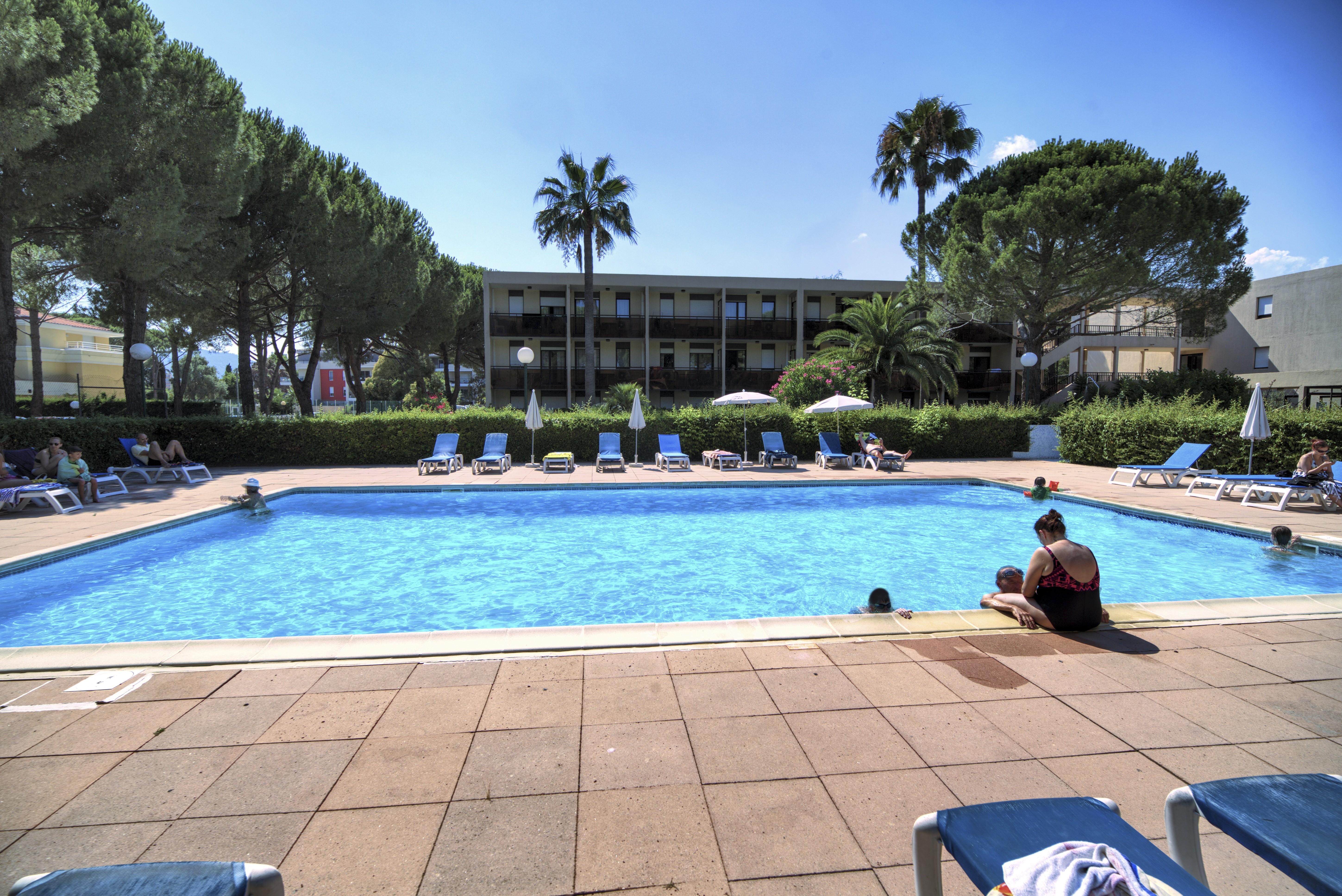 Residence Pierre & Vacances Les Jardins Ombrages Мандельё-ла-Напуль Экстерьер фото