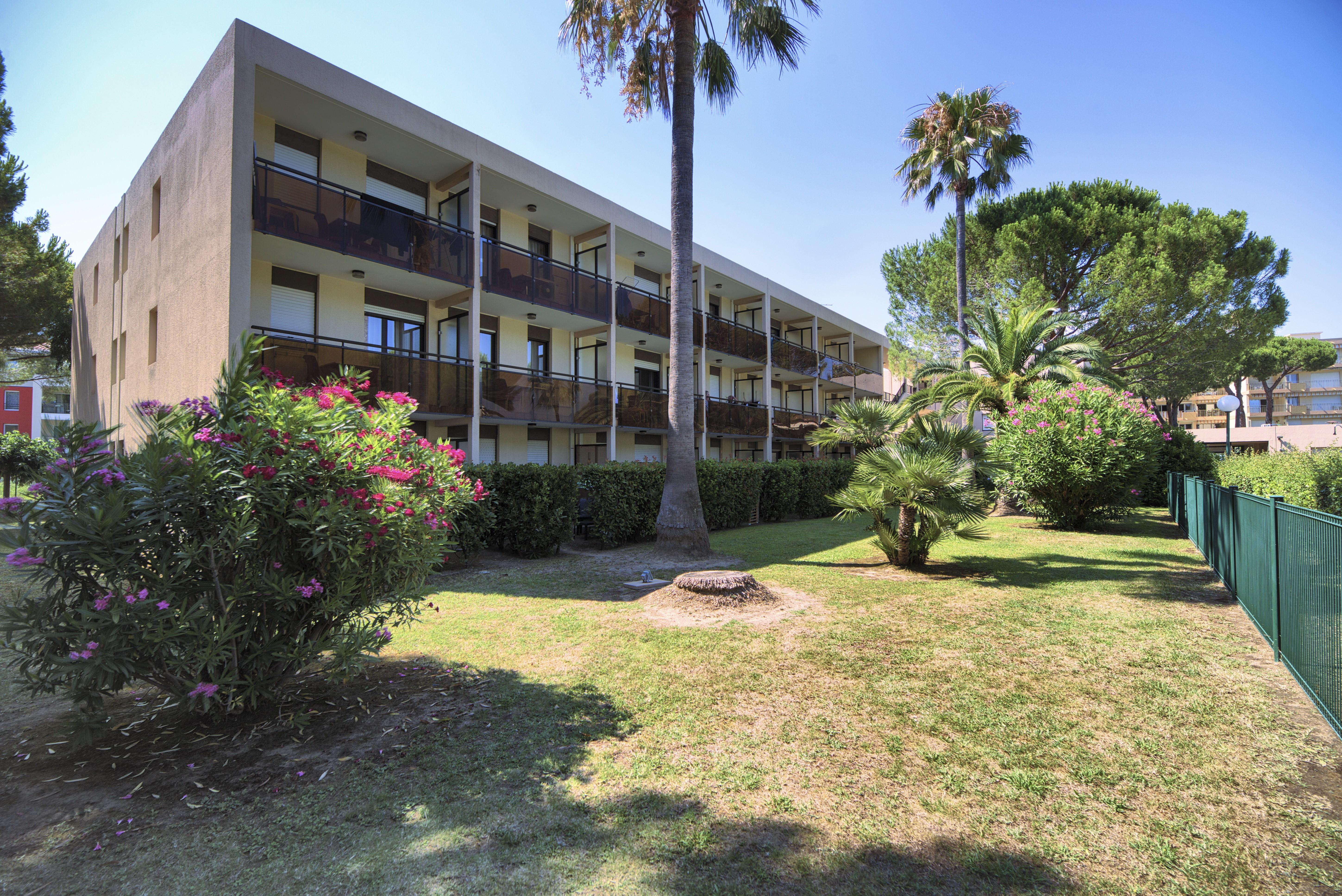 Residence Pierre & Vacances Les Jardins Ombrages Мандельё-ла-Напуль Экстерьер фото