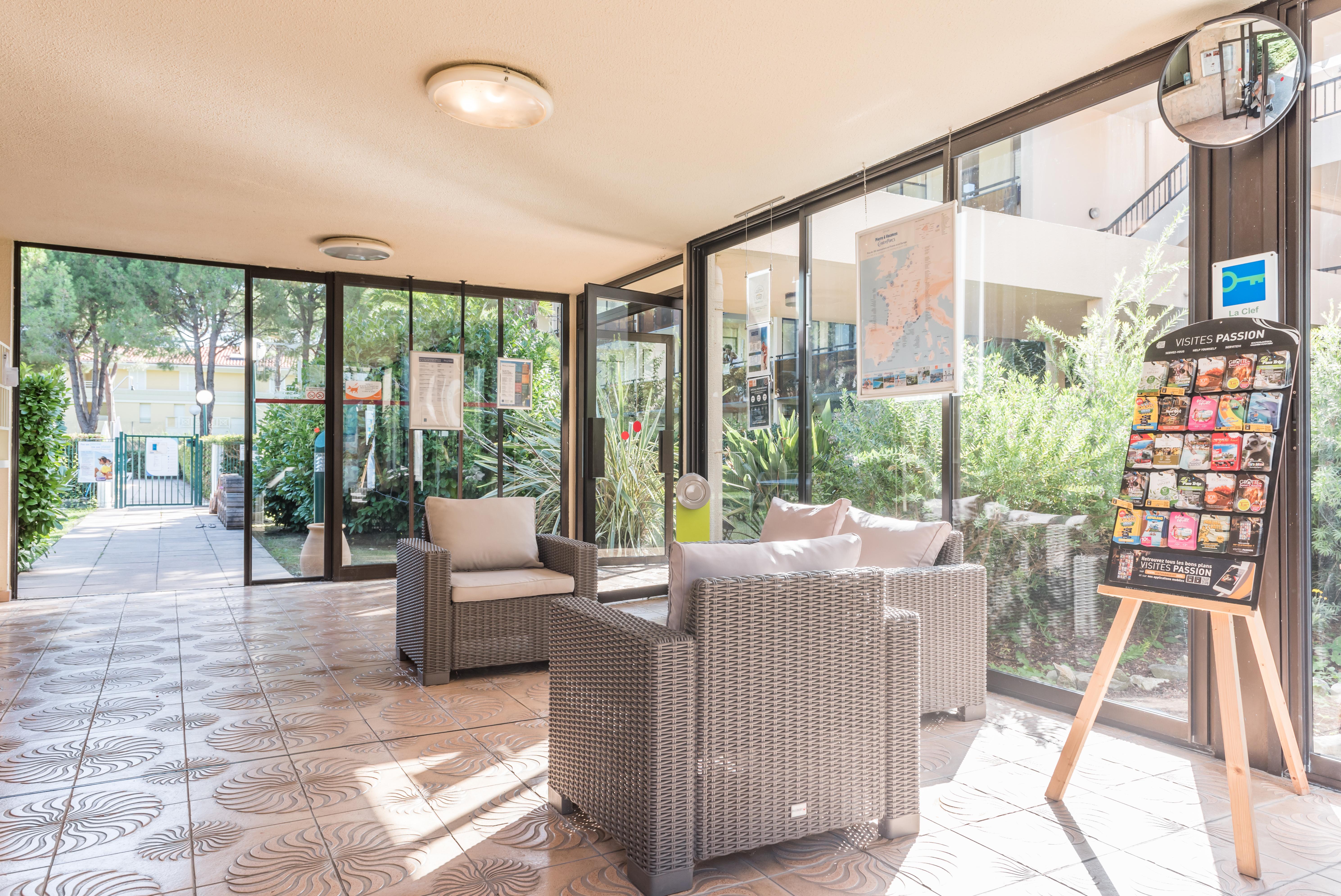 Residence Pierre & Vacances Les Jardins Ombrages Мандельё-ла-Напуль Экстерьер фото