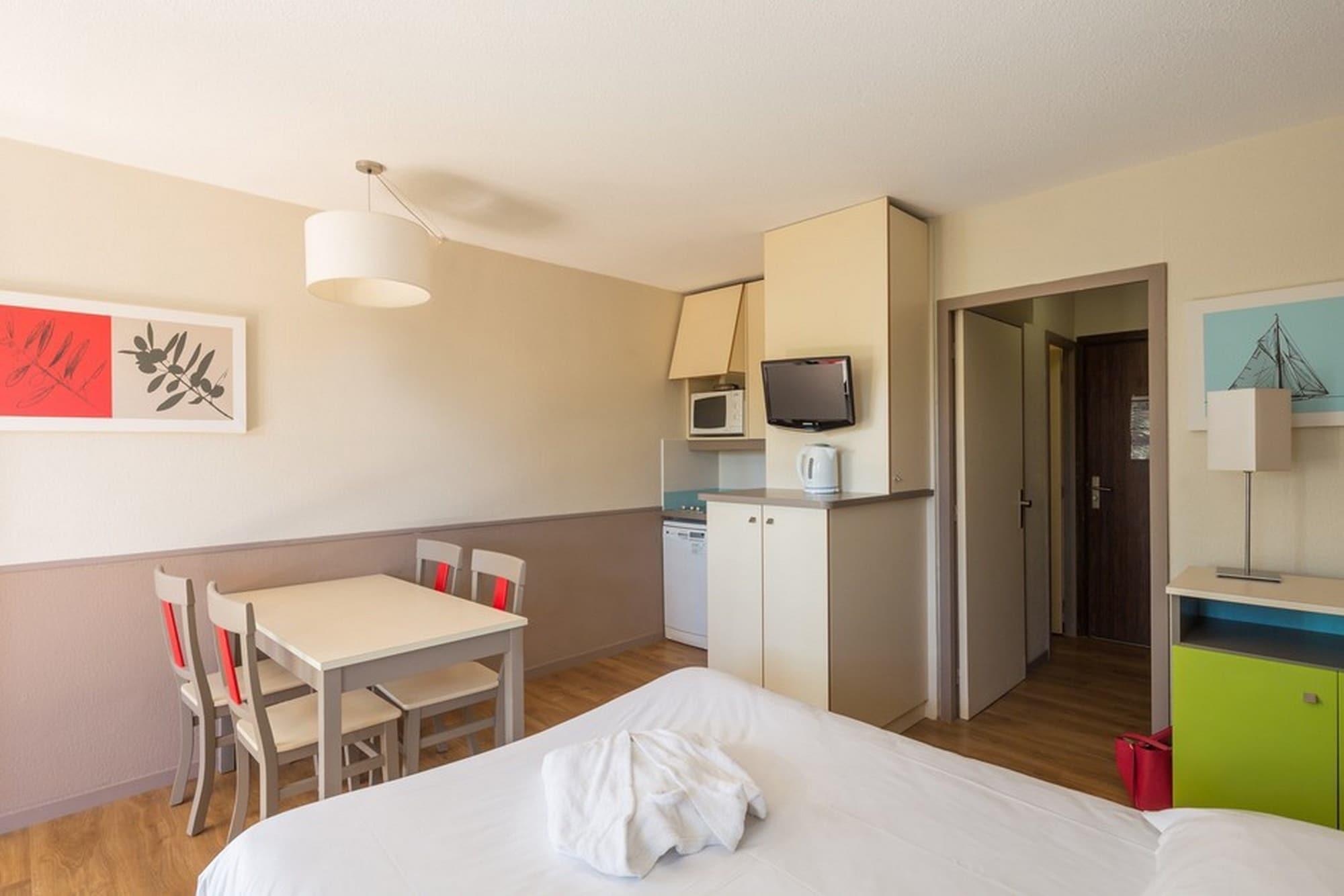 Residence Pierre & Vacances Les Jardins Ombrages Мандельё-ла-Напуль Экстерьер фото