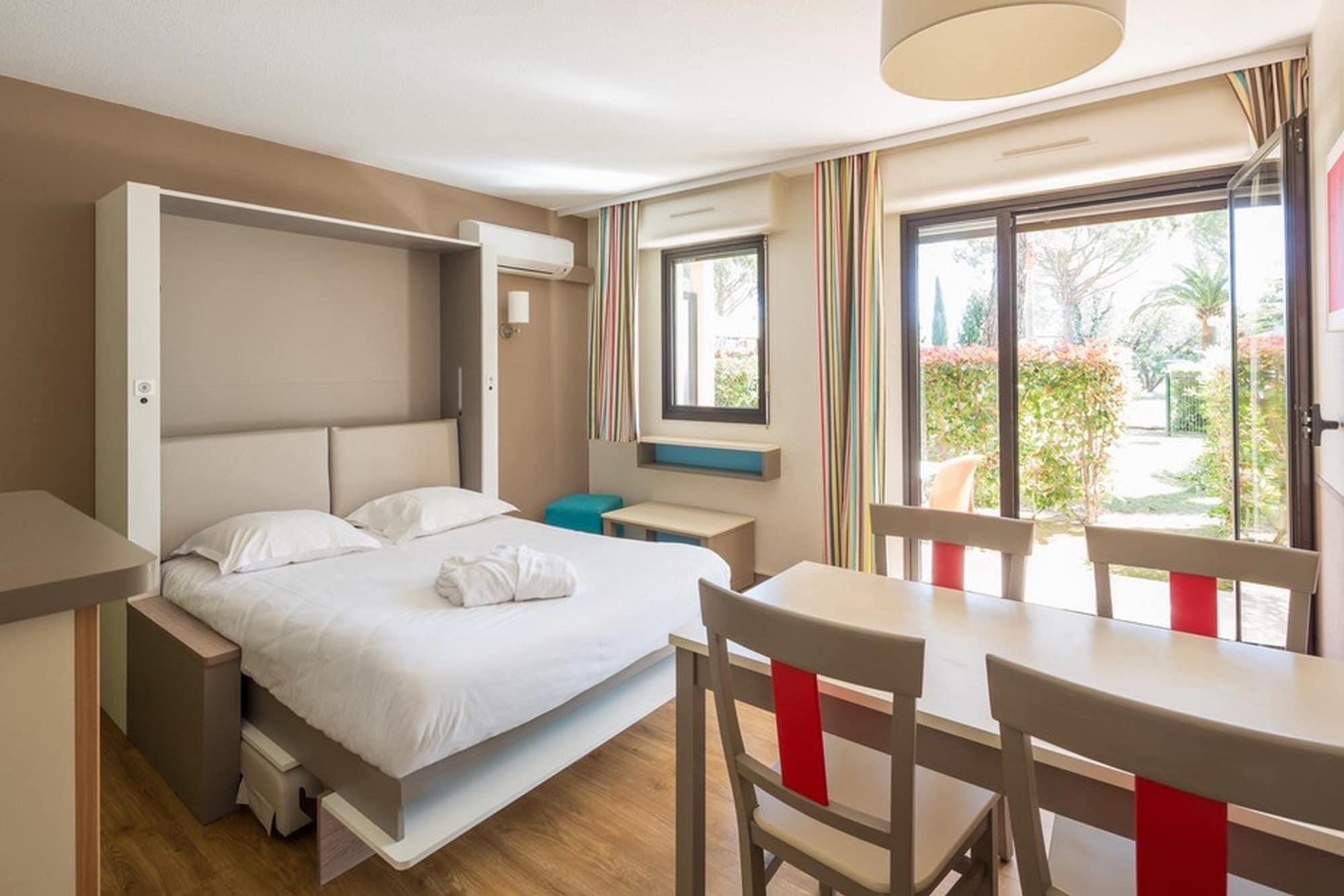 Residence Pierre & Vacances Les Jardins Ombrages Мандельё-ла-Напуль Экстерьер фото