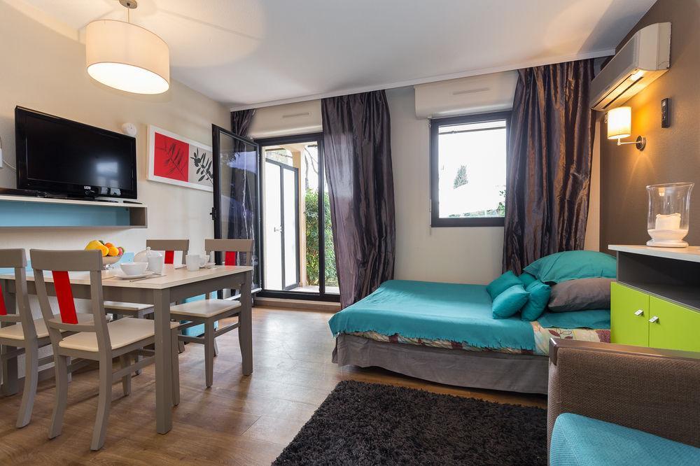 Residence Pierre & Vacances Les Jardins Ombrages Мандельё-ла-Напуль Экстерьер фото